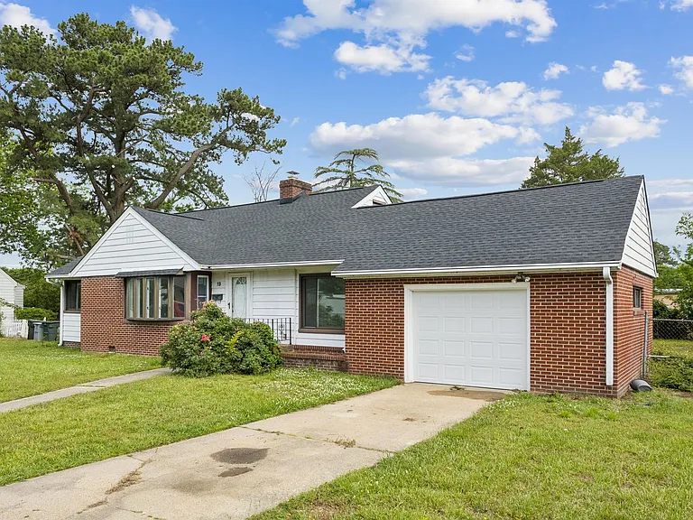 19 Magnolia Pl — Photo 3