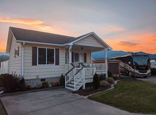 78 Summer Place Dr, Waynesville, NC 28785