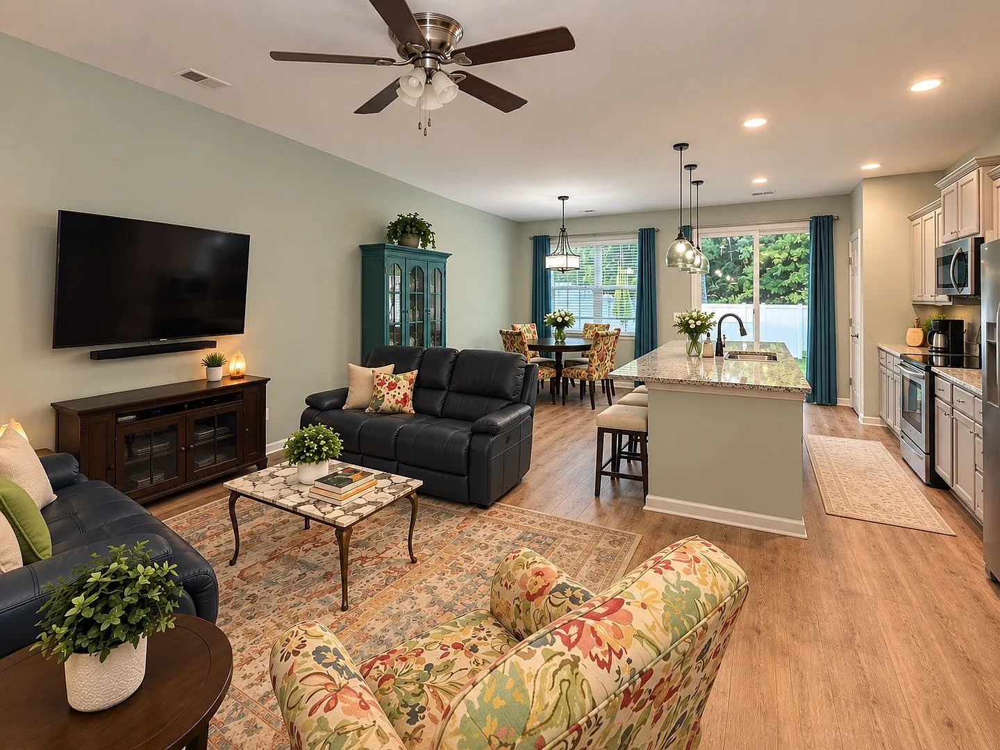 3 bed, 2.5 bath, 1464 sqft, $2,200 — Photo 2