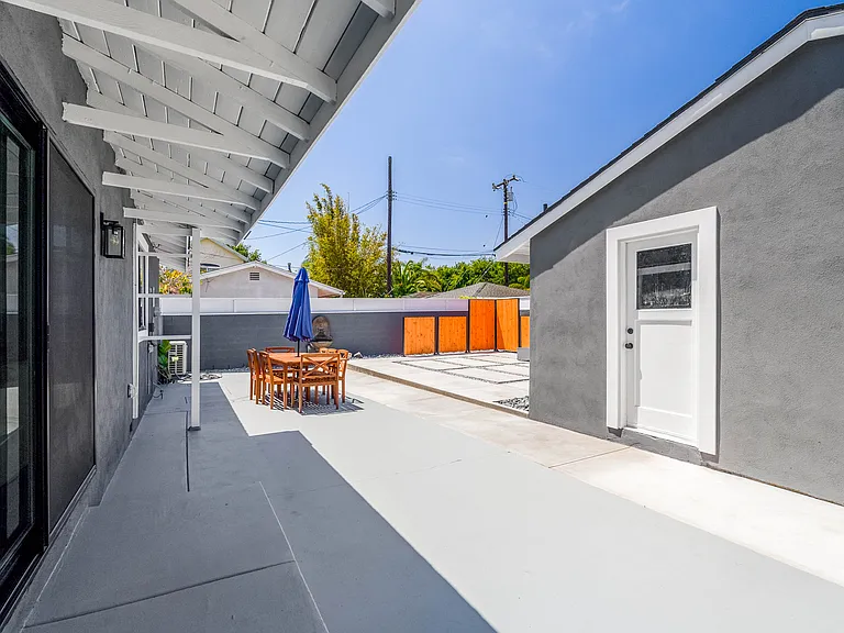 401 Rancho Dr — Photo 15