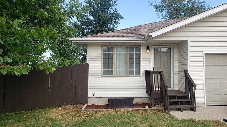 2 bed, 950 sqft, $1,310 — Photo 1