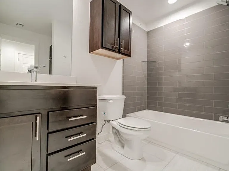 7901 NW 135th Ter — Photo 23