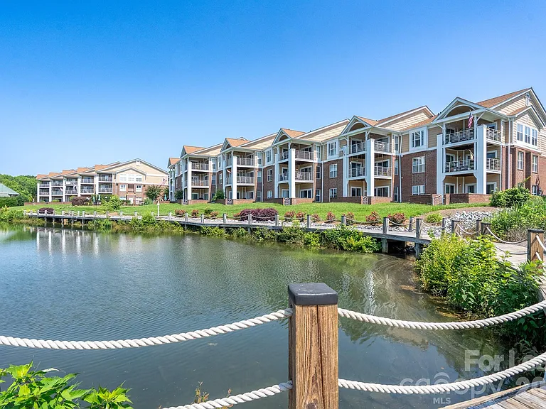 18511 Harborside Dr — Photo 4