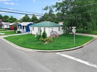 3001 6th St, Marianna, FL 32446