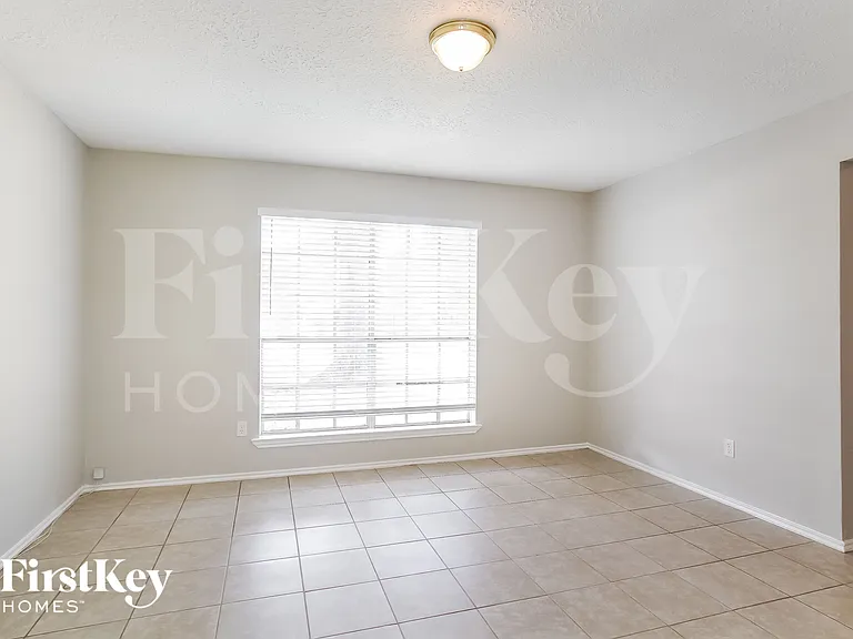 24119 Lone Elm Dr — Photo 10