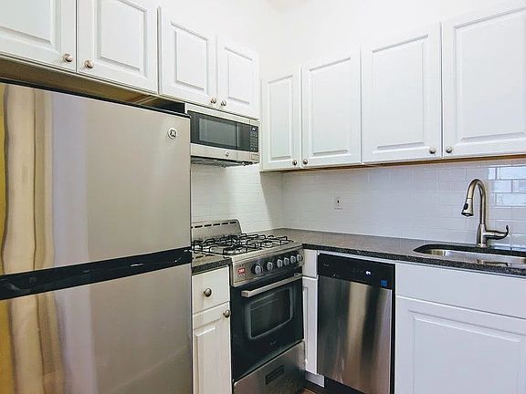 2nd image of 114 E 39th St APT 4A