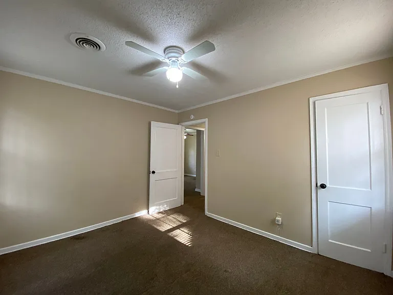 1104 Chatwood St — Photo 11