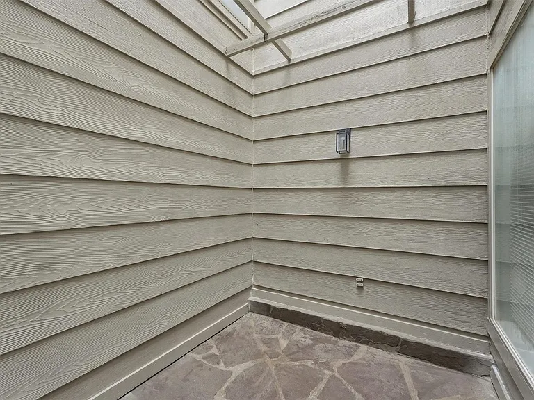 8001 Rebawood Dr — Photo 8
