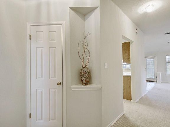 3rd image of 2617 Winding Brook Dr