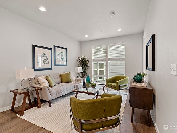 4th image of 13717 Admiralty Way #B5