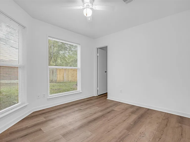 7 Camberwell Ct — Photo 8