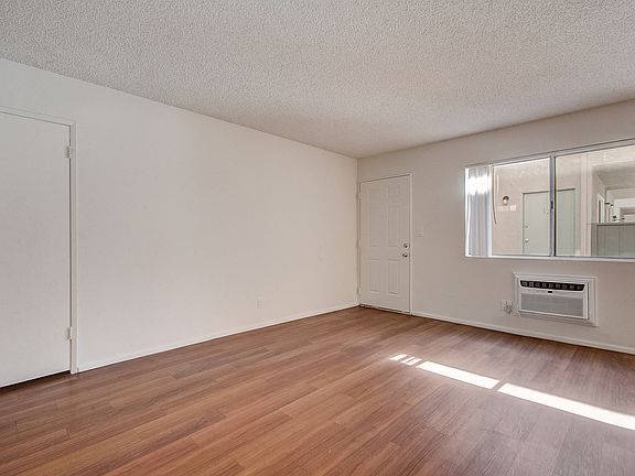 3rd image of 11815 Gilmore St APT 219