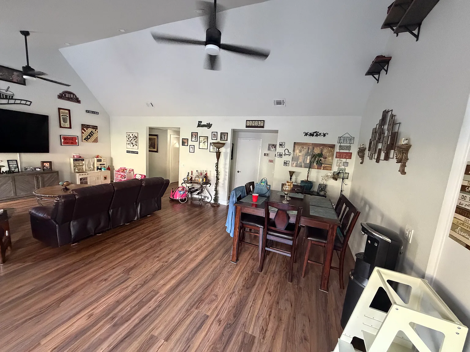 2805 Priscilla St — Photo 4