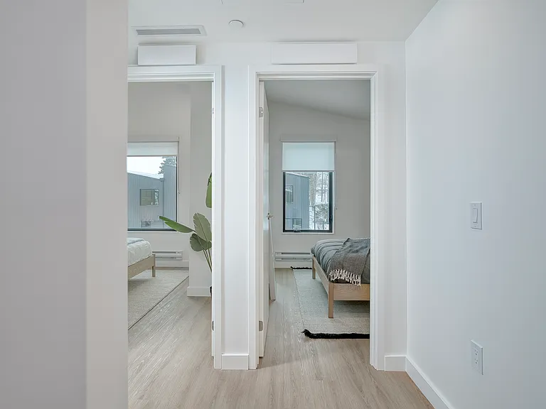 175 Oxford St — Photo 7