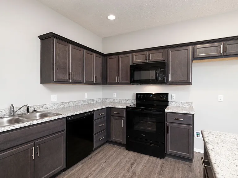 552 W Danielle St — Photo 14