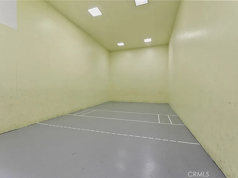 5500 Owensmouth Ave #317 — Photo 23