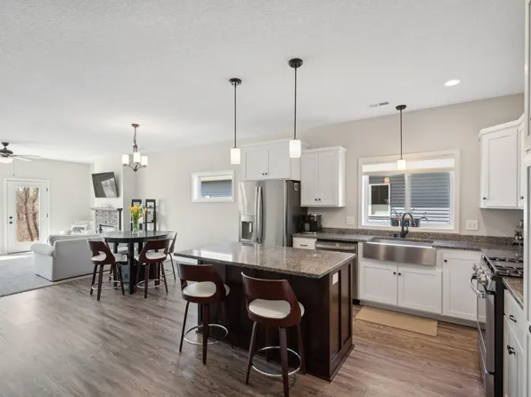 4849 Education Dr N, Hugo, MN 55038