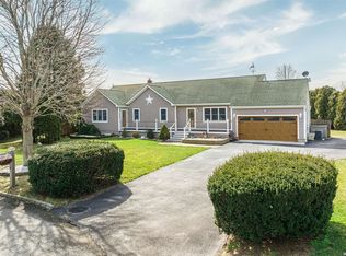 11 Seril Ct, Riverhead, NY 11901