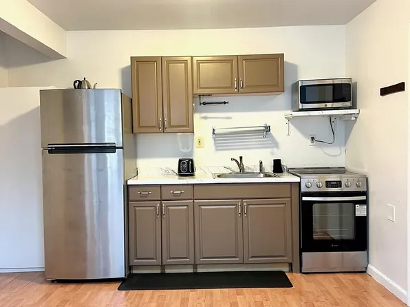 (undisclosed Address), East Northport, NY 11731
