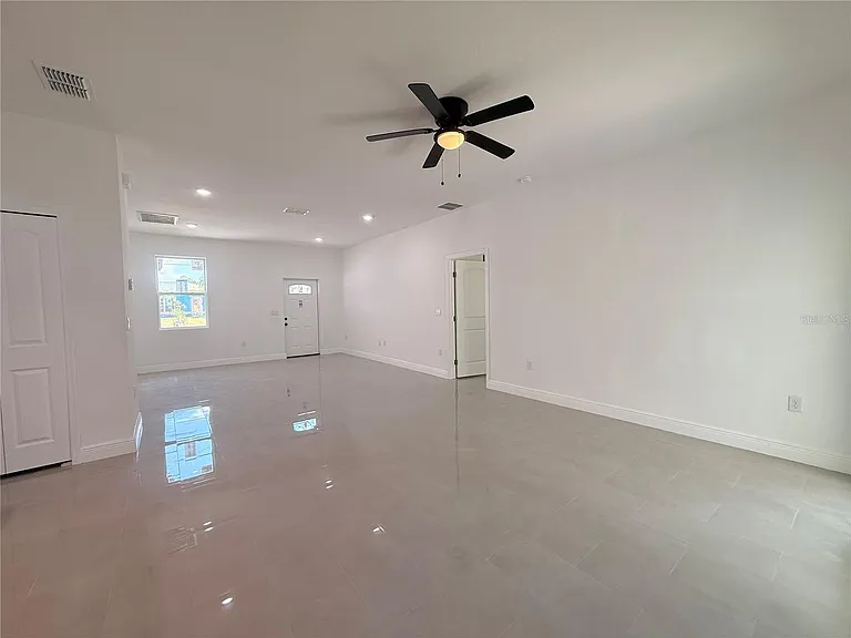 1251 Scottish St SW — Photo 12
