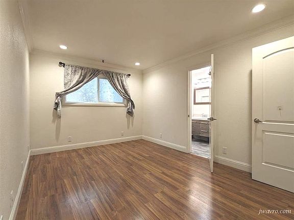 5th image of 780 S Van Ness Ave APT 2