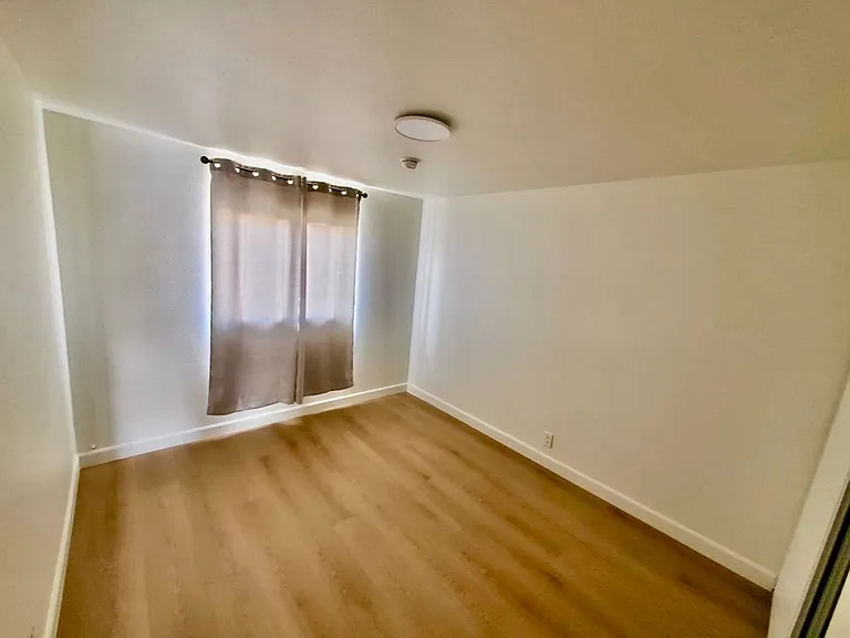 2121 Oceanus Ln — Photo 29