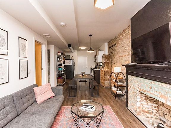 4th image of 2317 W Foster Ave #1S