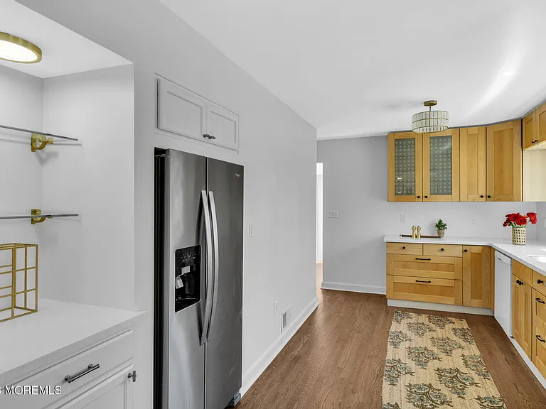 67 Victoria Pl — Photo 7
