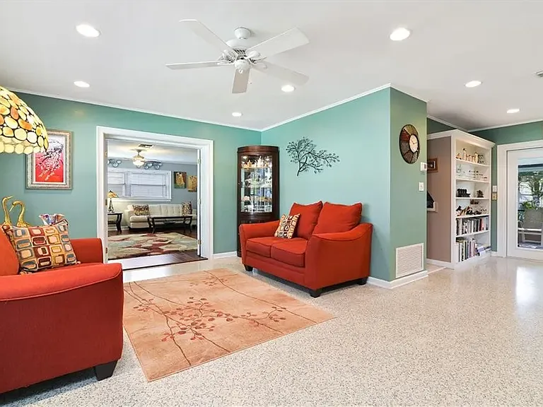 618 Burke St — Photo 11