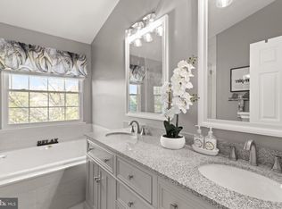 18846 Beaten Path Ct, Triangle, VA 22172