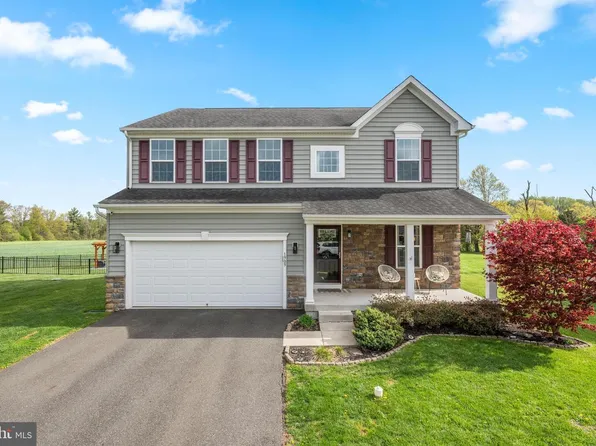 1909 Alamingo Dr, Quakertown, PA 18951