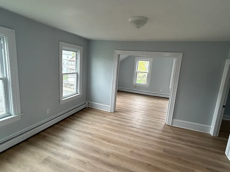 644-648 King Philip St #2 — Photo 3