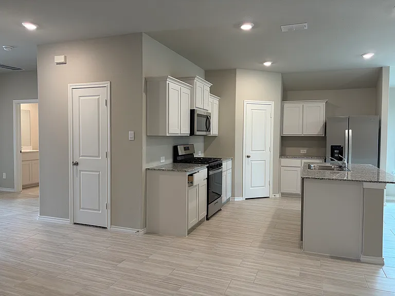 8433 Coffee Springs Dr — Photo 11