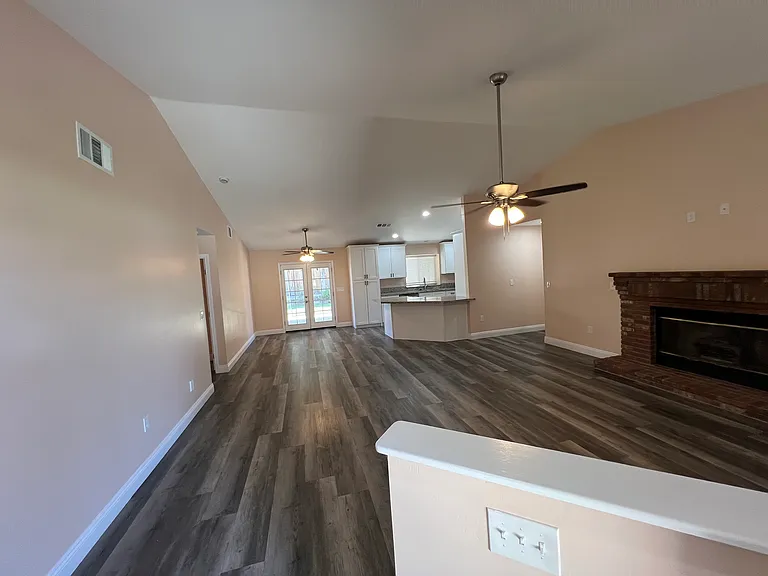 3004 Cherry Laurel St — Photo 4