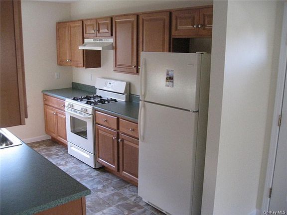 3rd image of 750 Orchard Dr