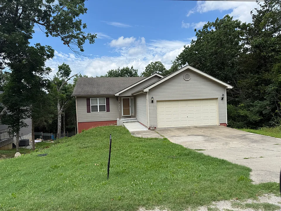 5058 Greenwood Dr