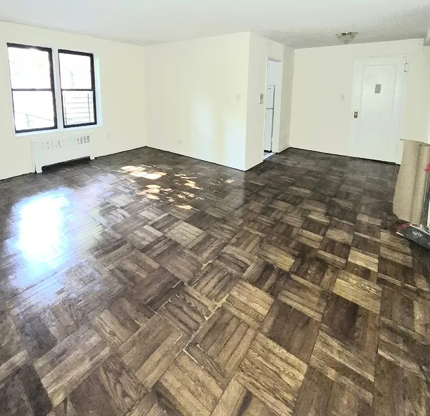 2 bed, 940 sqft, $2,400 — Photo 1