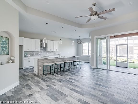 2nd image of 3071 Royal Oaks Ct