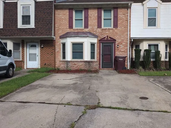 1954 Candlelight Dr, Chesapeake, VA 23325