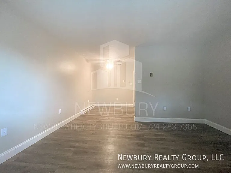49 Sunbury Est — Photo 2