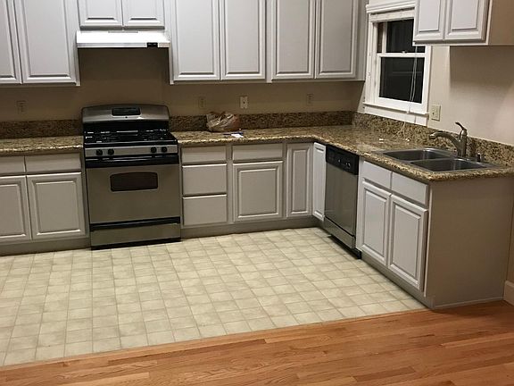 5th image of 1915 10th St APT 2