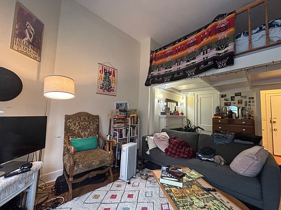 2nd image of 125 Marlborough St APT 3