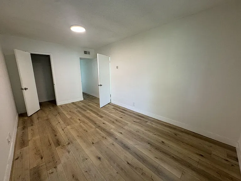 2535 Kansas Ave — Photo 28