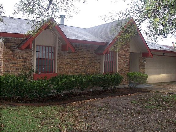 3rd image of 513 Parkvale Ln