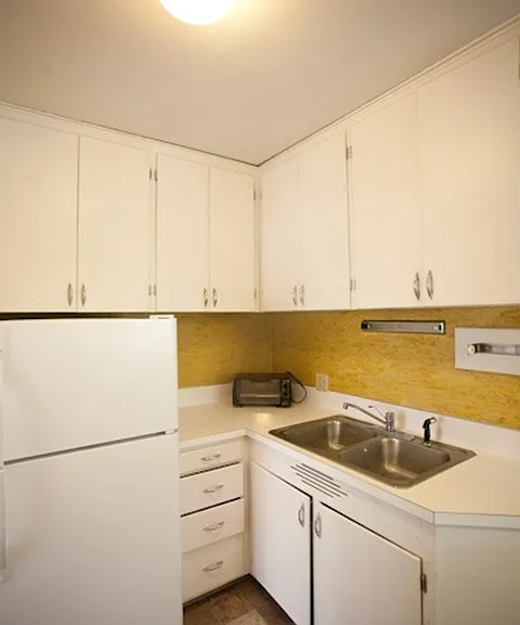 645 NE Campus St #C — Photo 6