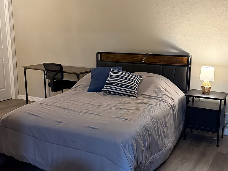 102 Shore Dr E — Photo 12