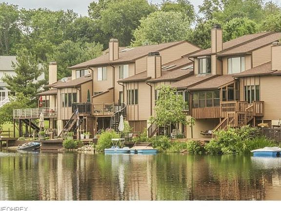 2nd image of 205 Lake Terrace Dr
