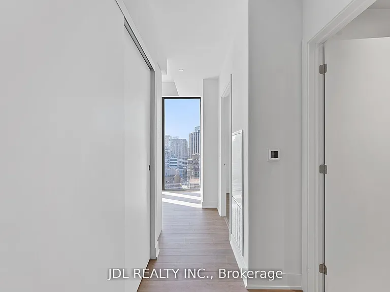 8 Cumberland St #2103 — Photo 3