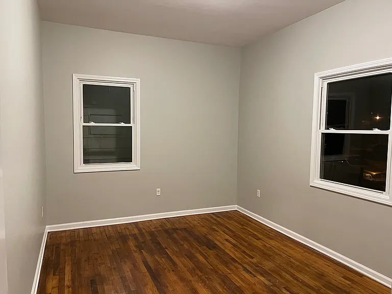 202 N Queen St — Photo 8