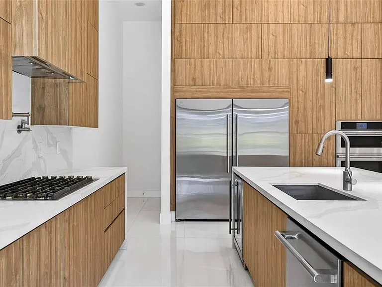4426 W Euclid Ave — Photo 16